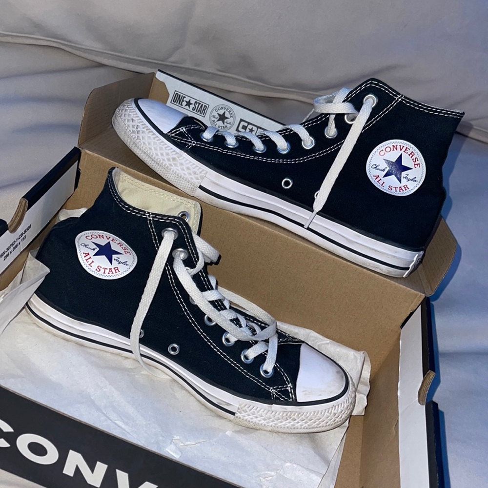 black converse